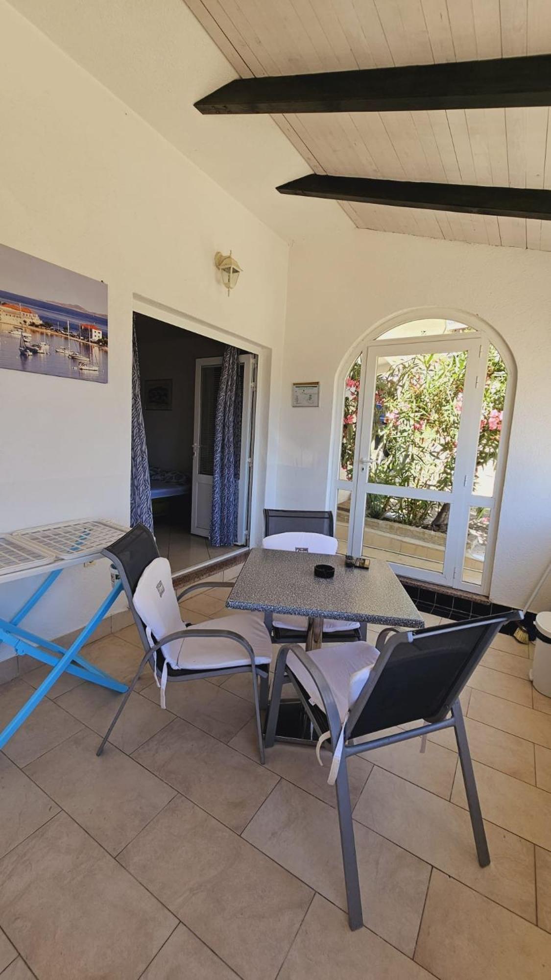 Apartment House Berry Primosten Exterior photo